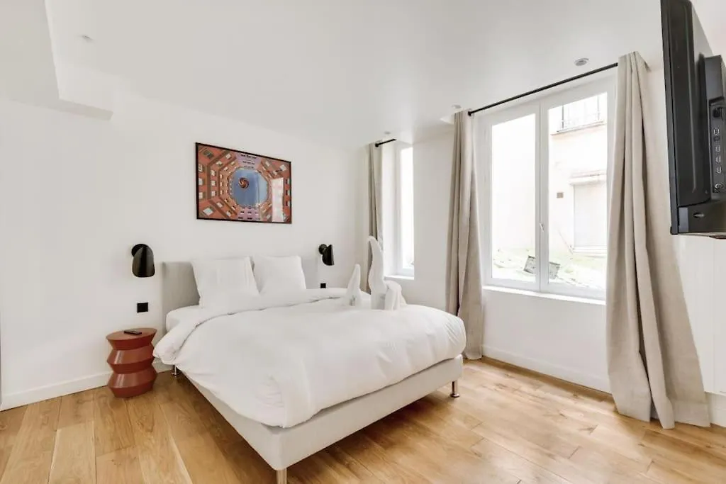 Branche Luxueux Et Moderne - Reaumur-Sebastopol Paris