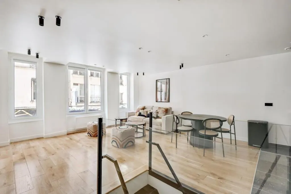 Branche Luxueux Et Moderne - Reaumur-Sebastopol Paris