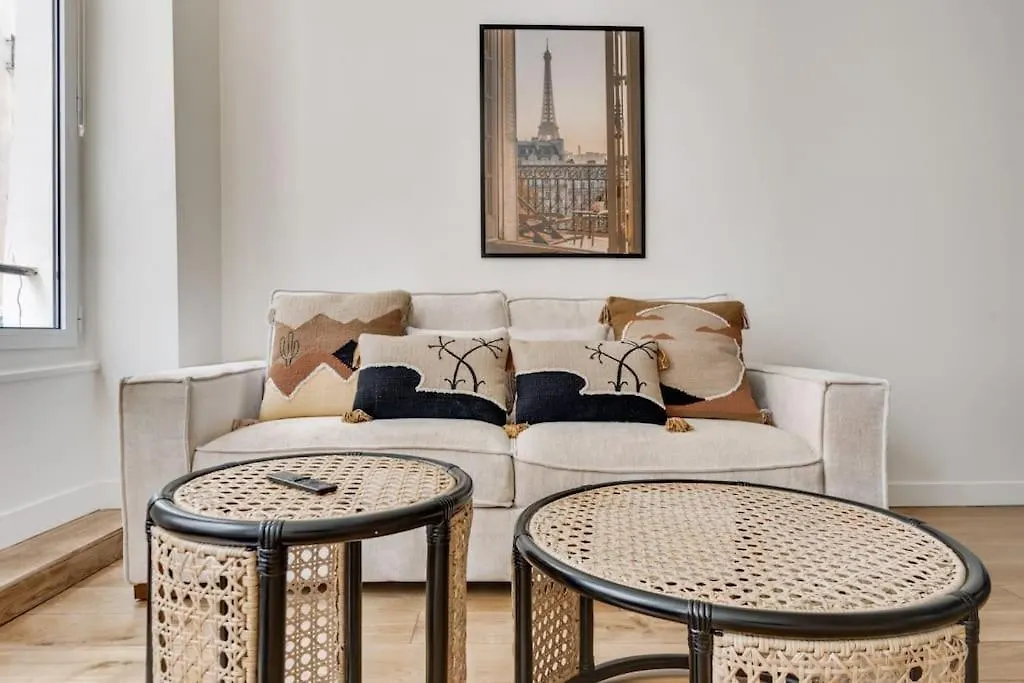 Branche Luxueux Et Moderne - Reaumur-Sebastopol Paris 0*,